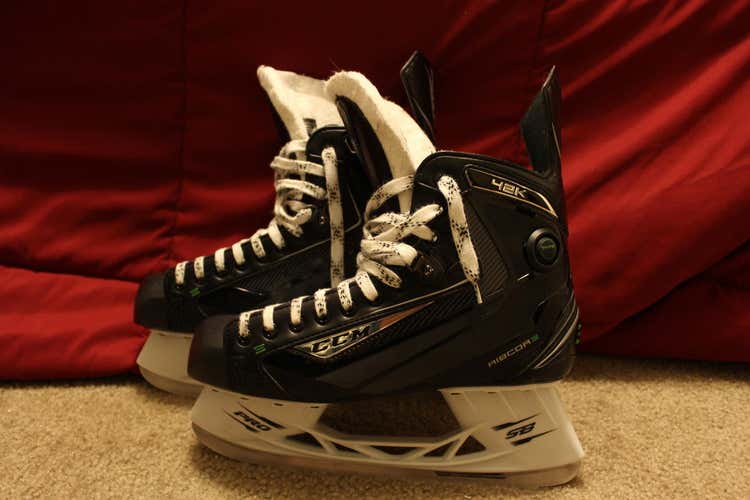 CCM Skates Senior Size 10 (Barely Worn)