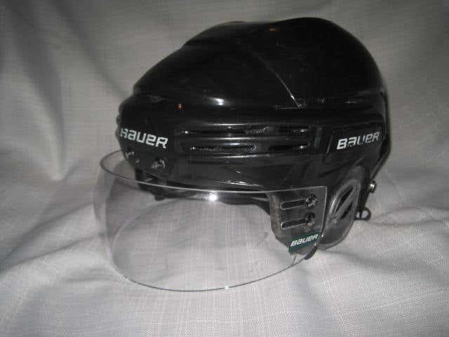 Bauer BHH7500 Hockey Helmet with Bauer Half Shield