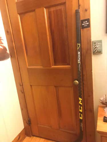 CCM Ultra Tacks Stick Righty Toe 61-65 Intermediate. Great Deal!