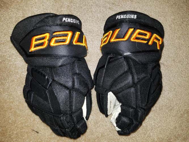 PRO STOCK BAUER/EASTON GX GLOVES. Team: Pittsburgh Penguins (2017 Stadium Series)