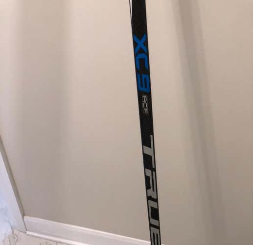 TRUE XC9 ACF MONTOUR 90 FLEX RH