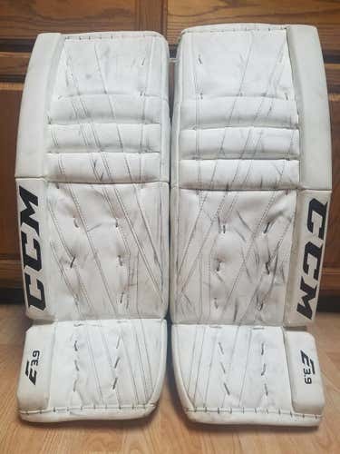 CCM Extreme Flex E3.9 Goalie Leg Pads Intermediate 30+1