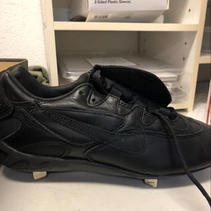 Metal Baseball Cleats
