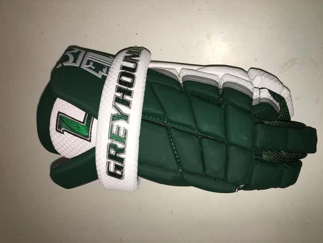 SINGLE GLOVE, New LOYOLA GREYHOUNDS #23 Brine Clutch Glove (left hand) 13"