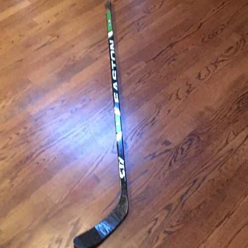 pro stock Jeff Halpern #11 Pro stock Game Used Stick Tiny Crack in curve Easton S17