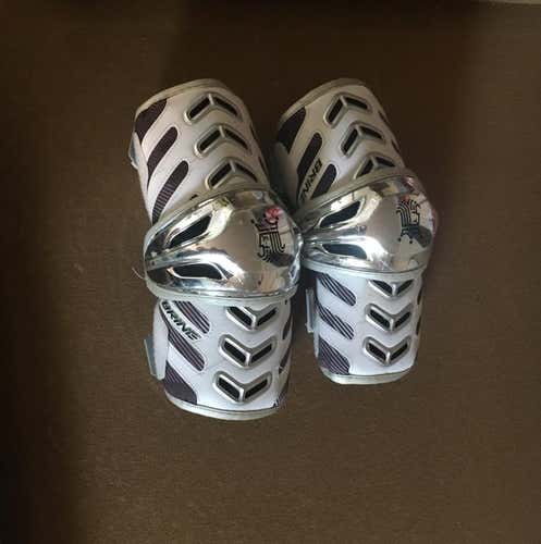 White/silver Arm Pads