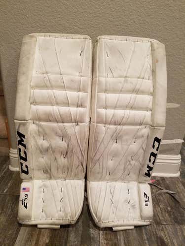 CCM Extreme Flex lll E3.9 Goalie Leg Pads Intermediate 32+1
