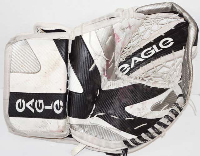 EAGLE INFINITY - ADULT SR GOALIE CATCH ICE HOCKEY GLOVE WHT/BLK/SILVER USED