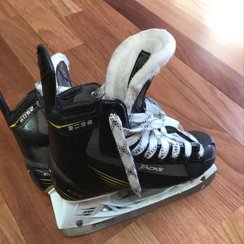 CCM Tacks 6052 - Size 3.5 (shoe: 5)