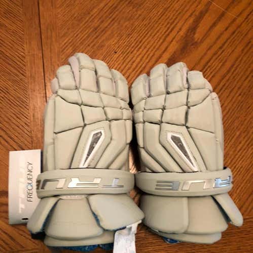 True Frequency Gloves Brand New