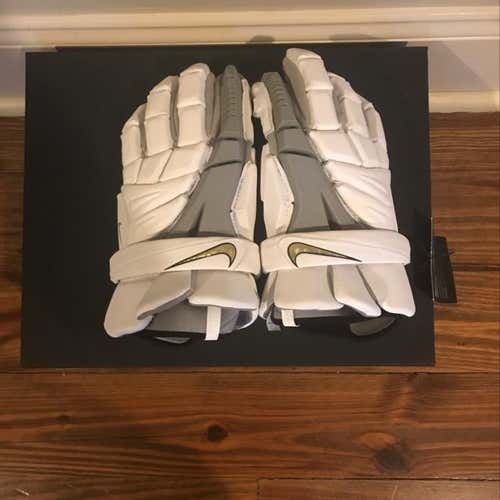 BN with Tag Nike Vapor Elite Gloves