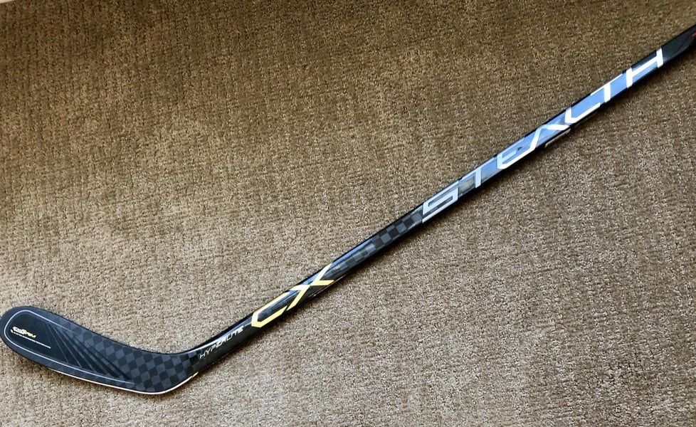 Easton Stealth CX Hockey Stick, RH, 75 Flex, E28