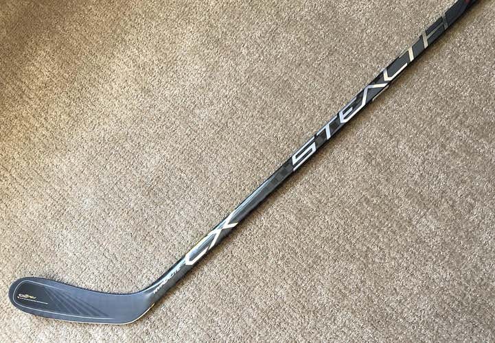 Easton Stealth CX Hockey Stick, RH, 75 Flex, E28