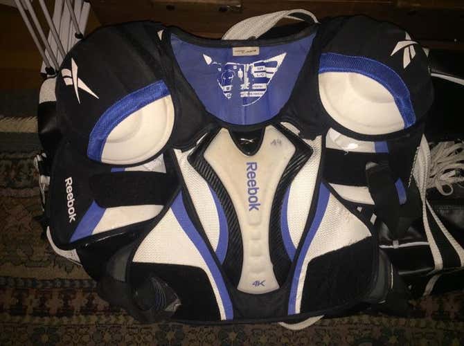 Reebok 4K Large shoulder pads, Size Large