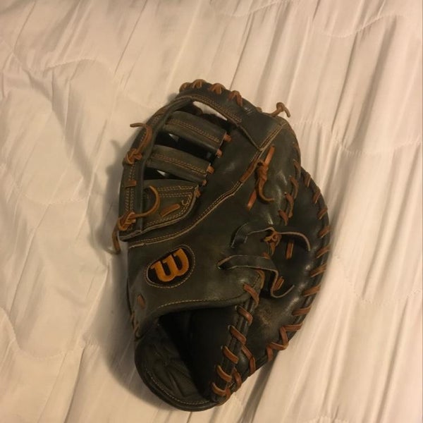 Wilson A2000 First Base Mitt