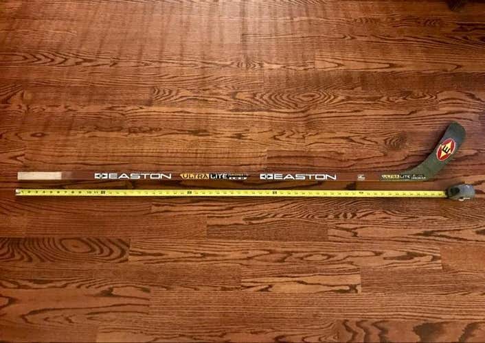 Easton Ultra Lite 100 Stick w/ Modano Blade