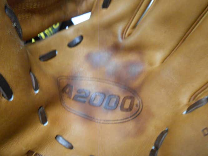 New Wilson A2000 Glove