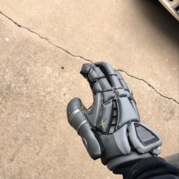 Maverik Rome Rx3 Goalie Gloves( Price Negotiable)