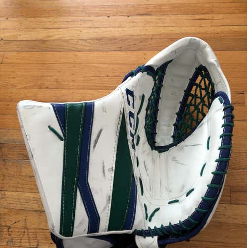 CCM Extreme Flex III Pro Goalie Glove