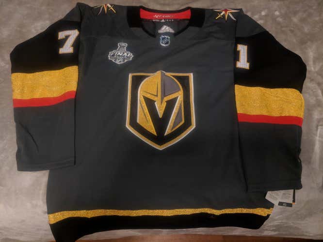 William Karlsson and Alexander Ovechkin Jersey Bundle - Size XL