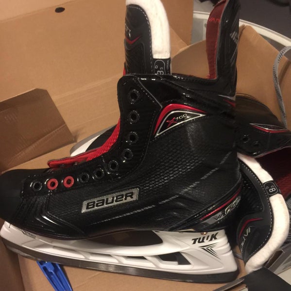 Bauer X700 8.5 D In Like New Condition Used Once