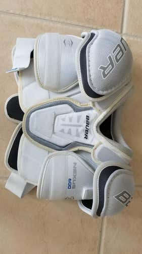 Bauer Nexus 600 Shoulder Pads Junior Medium