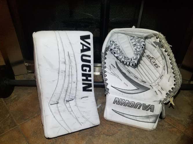 Vaughn Velocity V7 XF Pro carbon T5500 Goalie Glove & Blocker Regular Senior