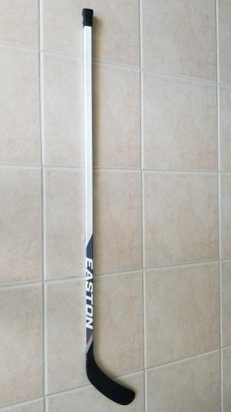 Easton Mako M5 II Stick Senior Right, Mid/Heel, E4 Curve, 85-Flex, Non-grip
