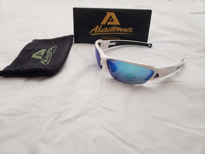 Akadema Rigor Sunglasses White