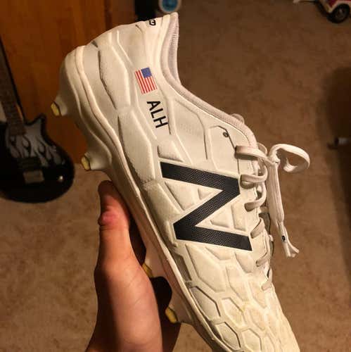 NB Visaro 2.0 Cream white
