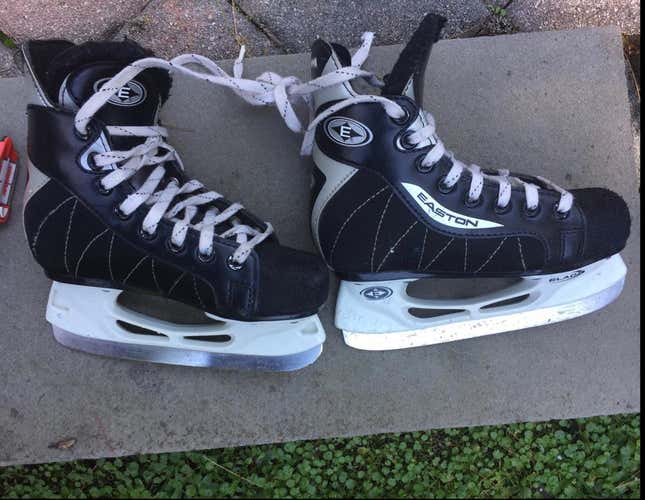 Black Easton Youth Size 13 Hockey Skates