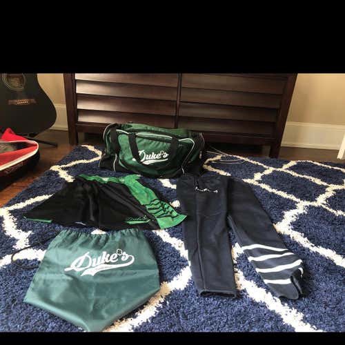 Dukes Nationals Clothes And Bag
