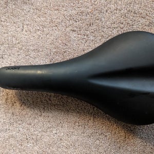 Fabric Scoop Shallow Saddle