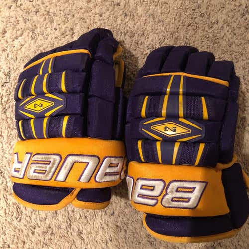 Used Retro LA Kings Gloves