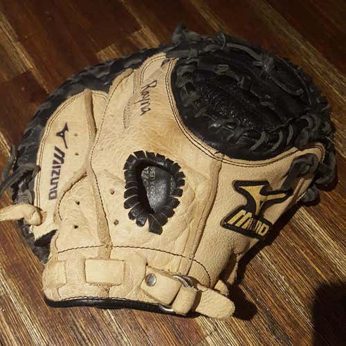 Mizuno Glove