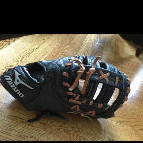 Mizuno MVP Youth First Baseman’s Mitt. Great Condition