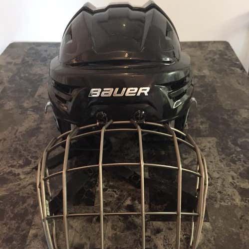 LIGHTLY USED- Bauer ReAkt - Black Size Medium