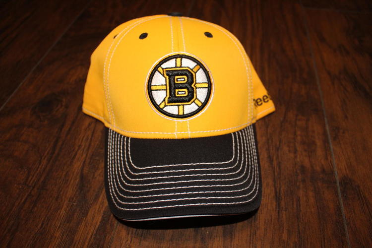 Boston Bruins Reebok Stretch Fit hat 