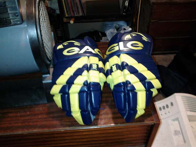 Gloves Senior