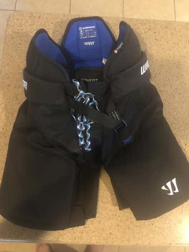 Warrior Covert hockey Pants Junior small - used few times excellent condition
