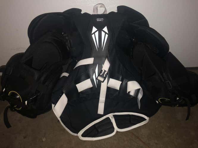 NEW Bauer 1s chest protector senior small