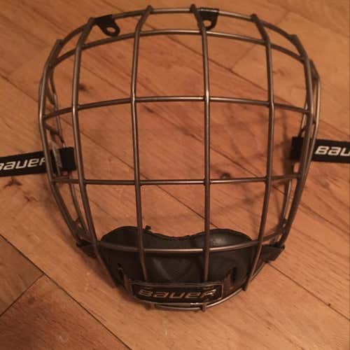 Bauer Reakt Titanium Lightweight Cage