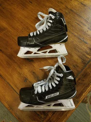 Bauer s190 Goalie Skates Junior Size 4