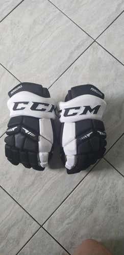 New CCM HGTKxp Penguins mitts, size 13