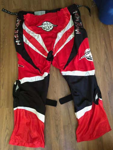 Mission Wicked 1 Roller Hockey Pants Size XL