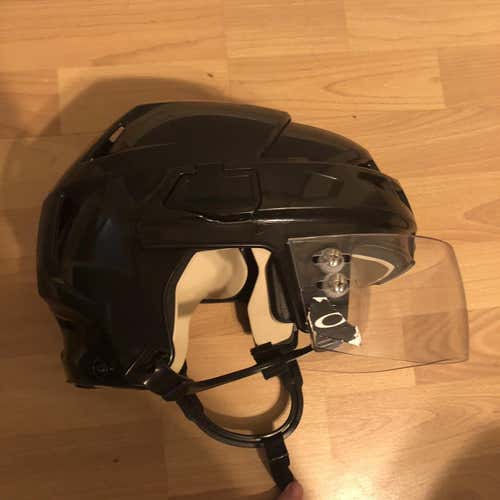 Pro Stock CCM V08 Black Small w/ Oakley Small Straight Visor