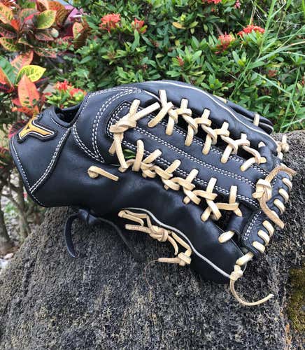 USED Mizuno MVP Select Outfield Glove