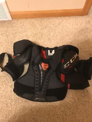 Senior Small Ccm Shoulder Pads