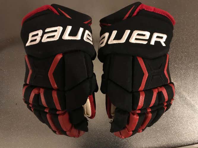 Bauer Supreme TotalOne MX3 Hockey Gloves 14” Chicago Blackhawks Pro Stock Black Red