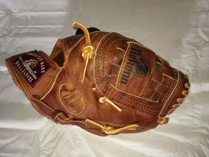 New Nokona AMG 1200 Glove